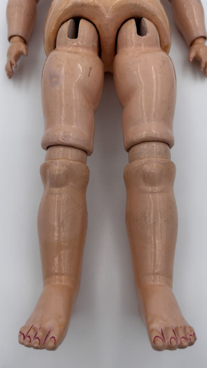 Antique Heinrich Handwerck 119 bisque head Doll — 28’’