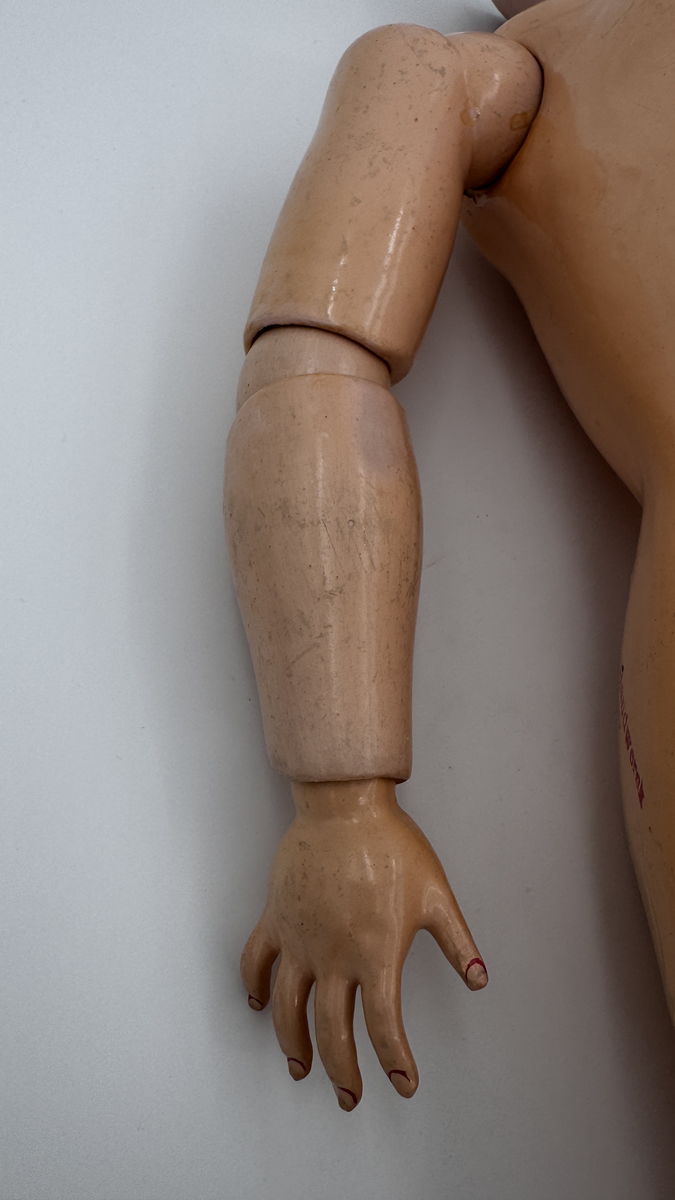Antique Heinrich Handwerck 119 bisque head Doll — 28’’