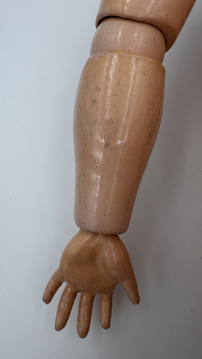 Antique Heinrich Handwerck 119 bisque head Doll — 28’’
