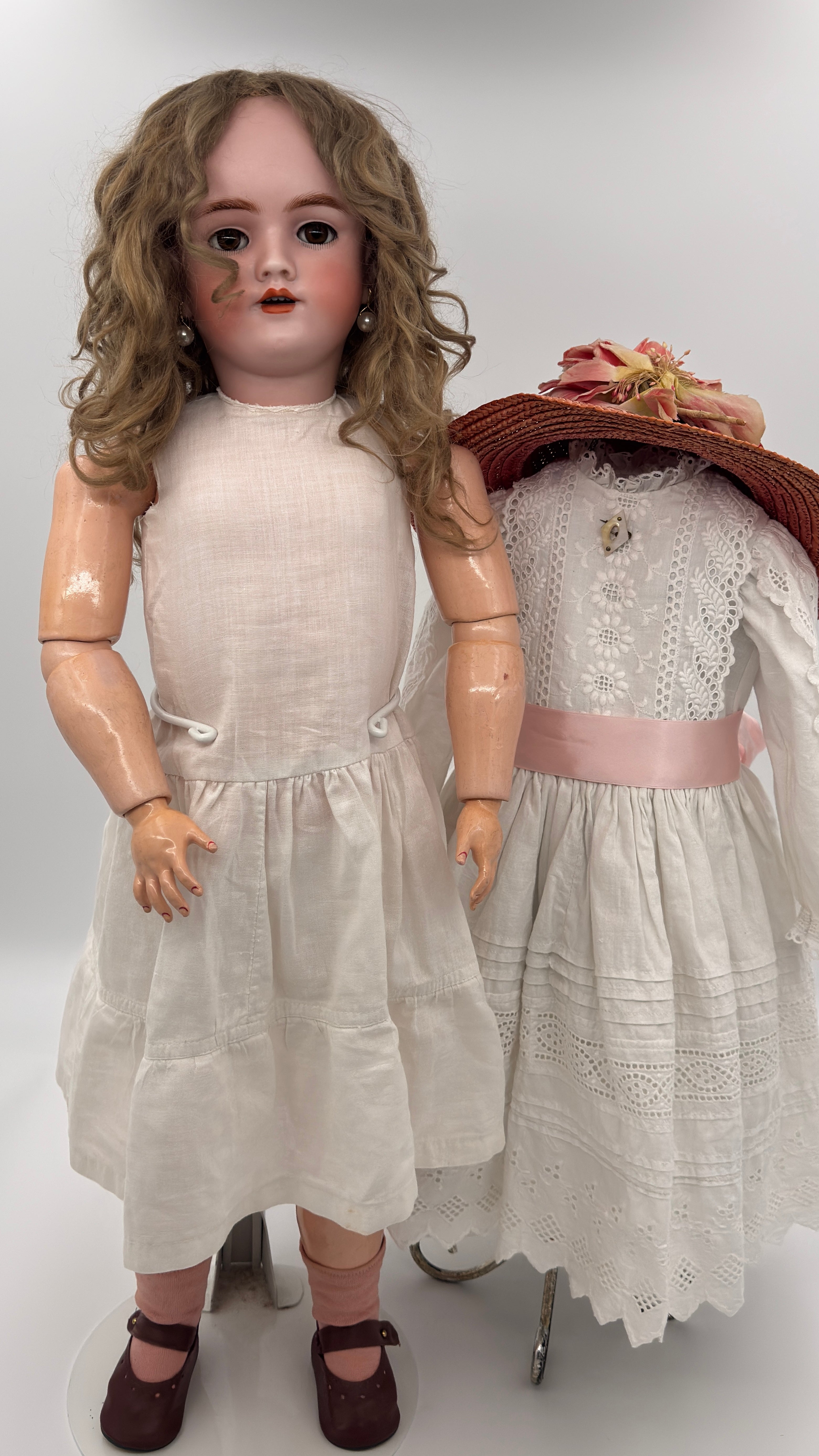 Antique Heinrich Handwerck 119 bisque head Doll — 28’’