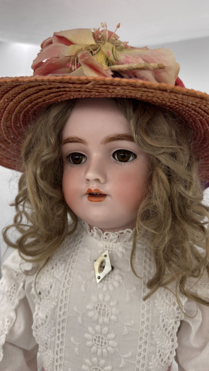 Antique Heinrich Handwerck 119 bisque head Doll — 28’’