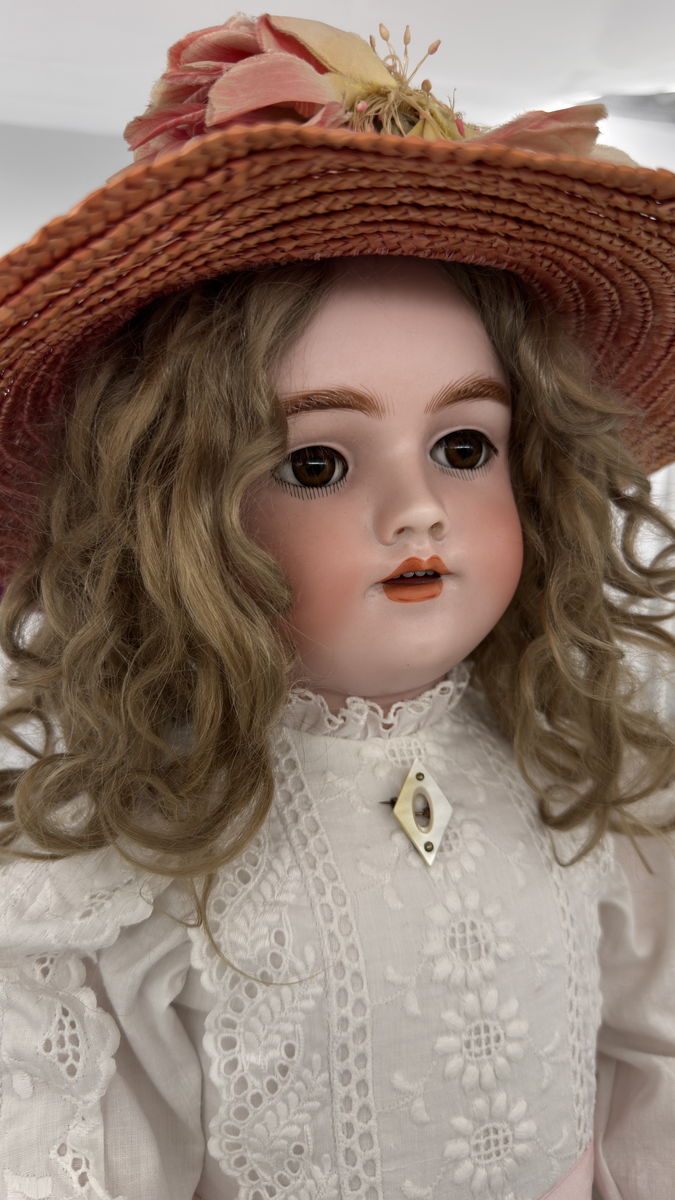 Antique Heinrich Handwerck 119 bisque head Doll — 28’’