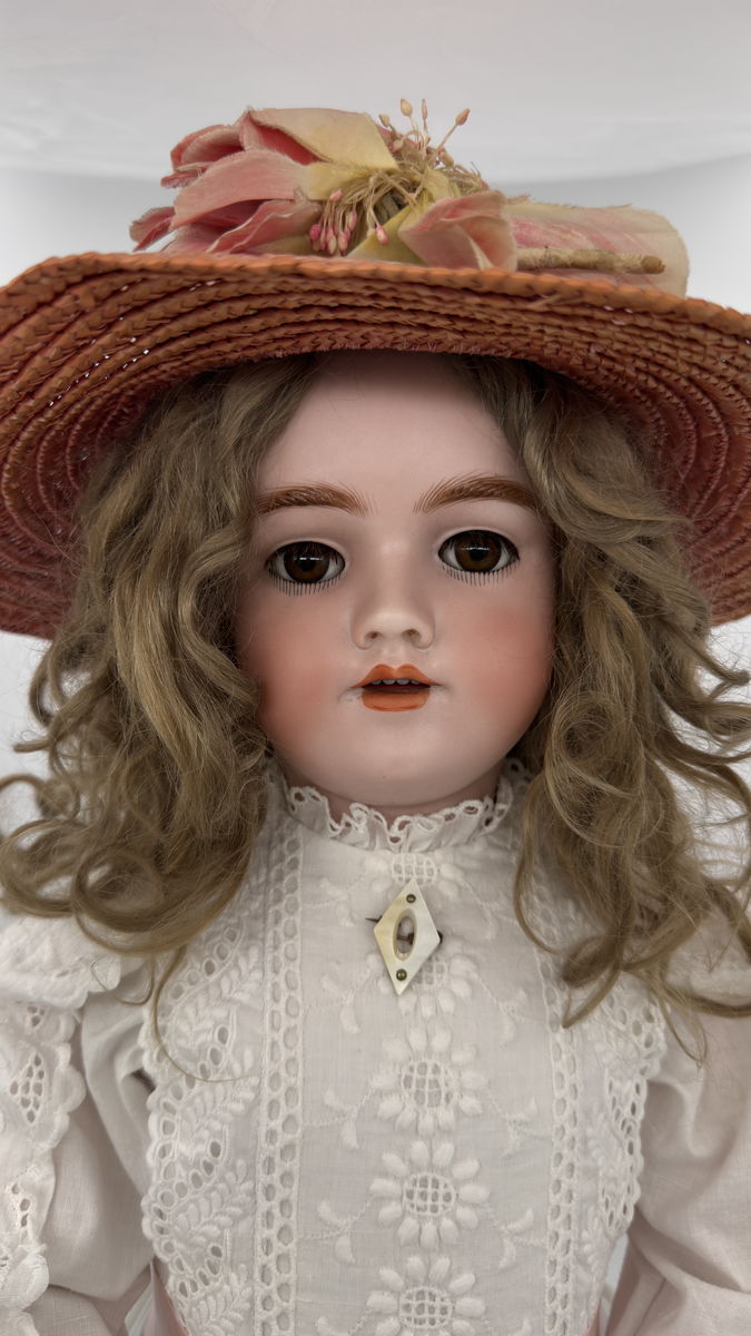 Antique Heinrich Handwerck 119 bisque head Doll — 28’’