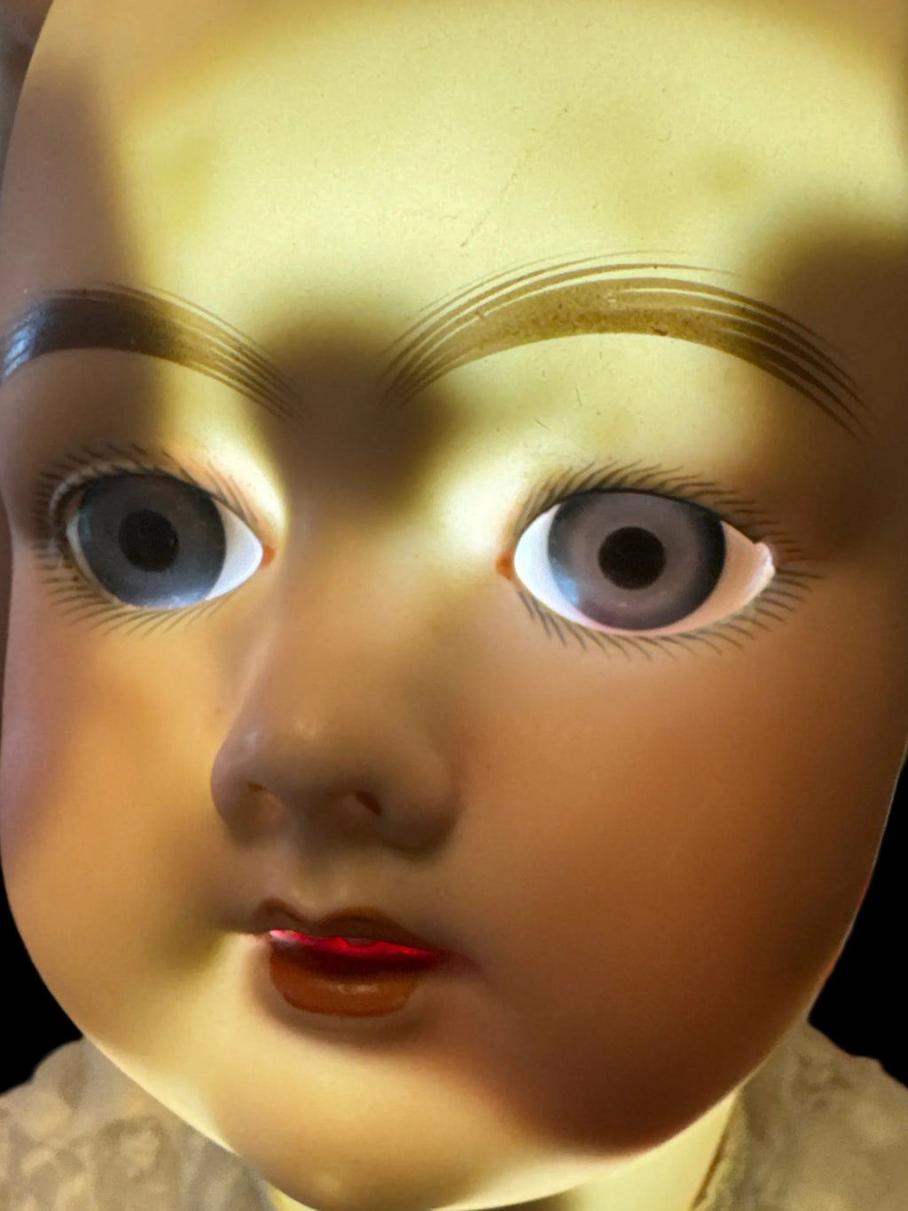 Antique Heinrich Handwerck 109 Bisque Head Doll, 23 Inches, Sleeping Blue Glass Eyes, Germany c. 1905–1915